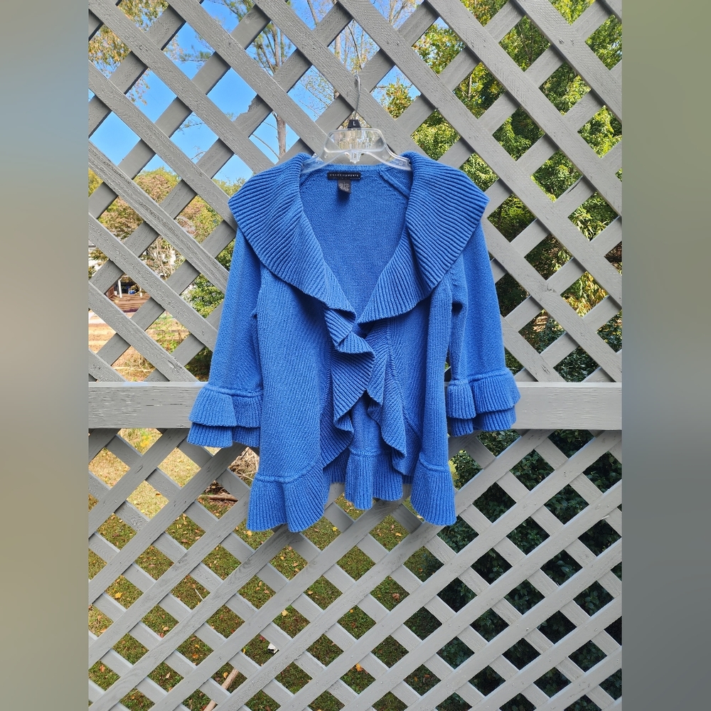 L Ruffle blue sweater - Picture 4 of 14